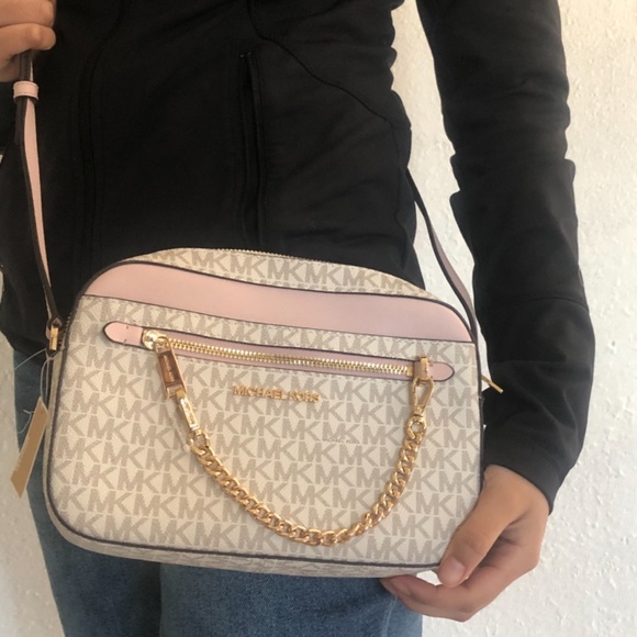Micheal Kors crossbody